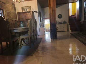Moradia T5 para Venda em Paranhos