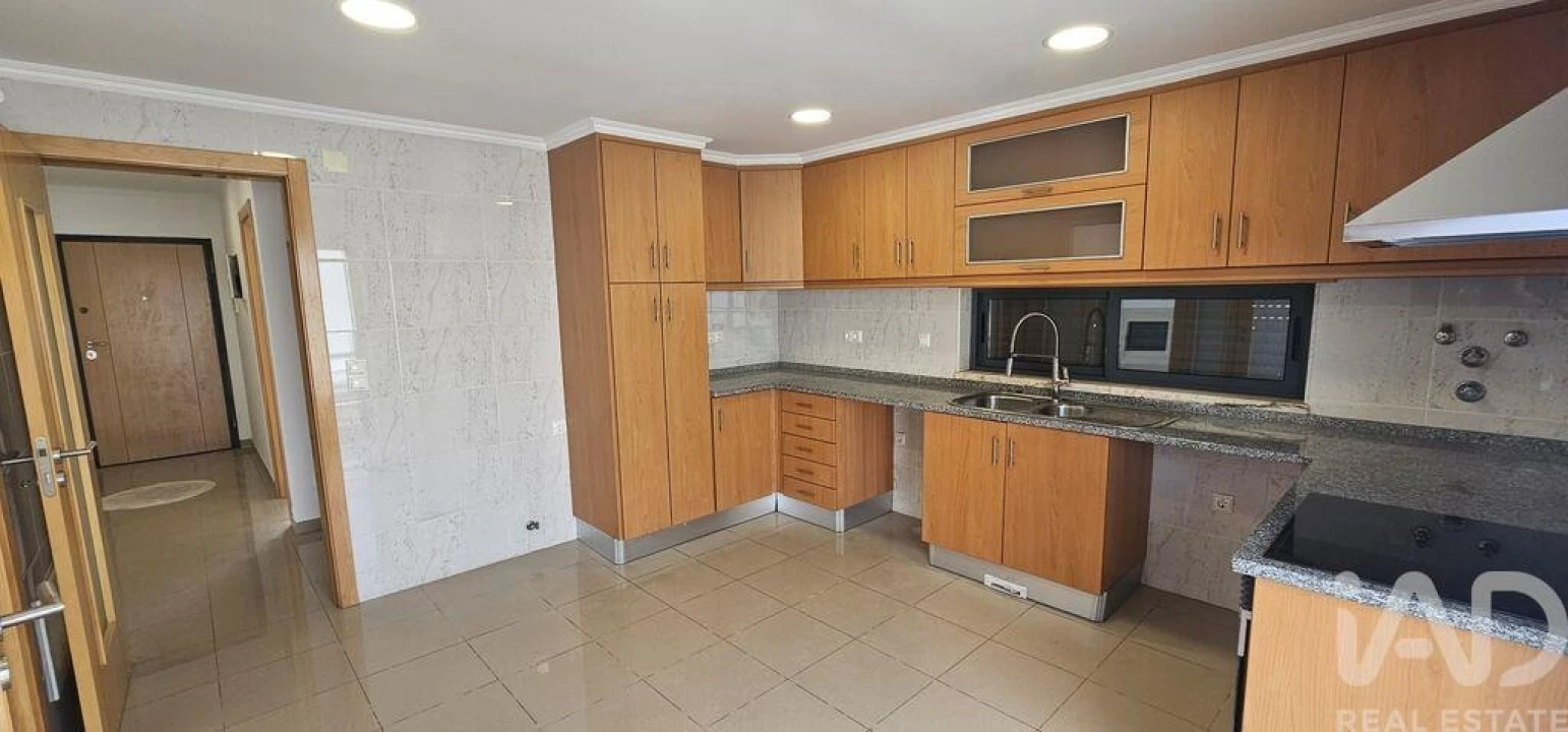 Moradia T5 para Venda em Laranjeiro e Feijó Foto 9