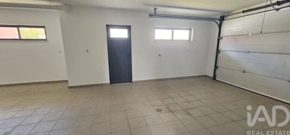 Moradia T5 para Venda em Laranjeiro e Feijó
