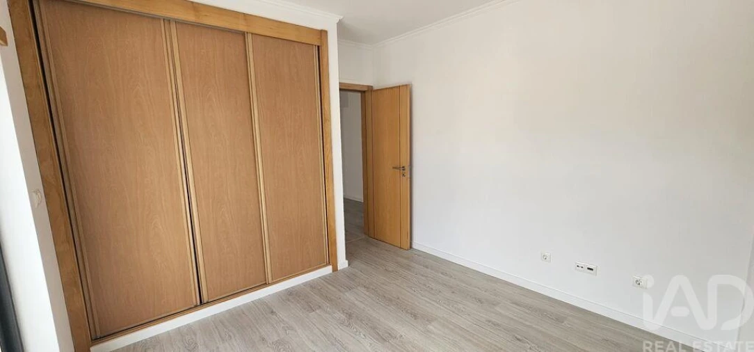 Moradia T5 para Venda em Laranjeiro e Feijó Foto 16
