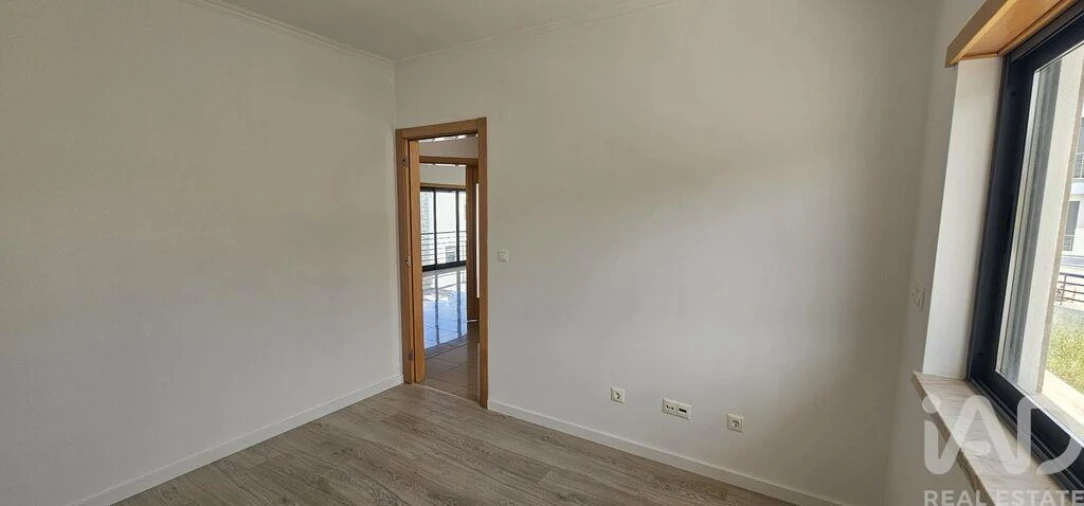 Moradia T5 para Venda em Laranjeiro e Feijó Foto 6