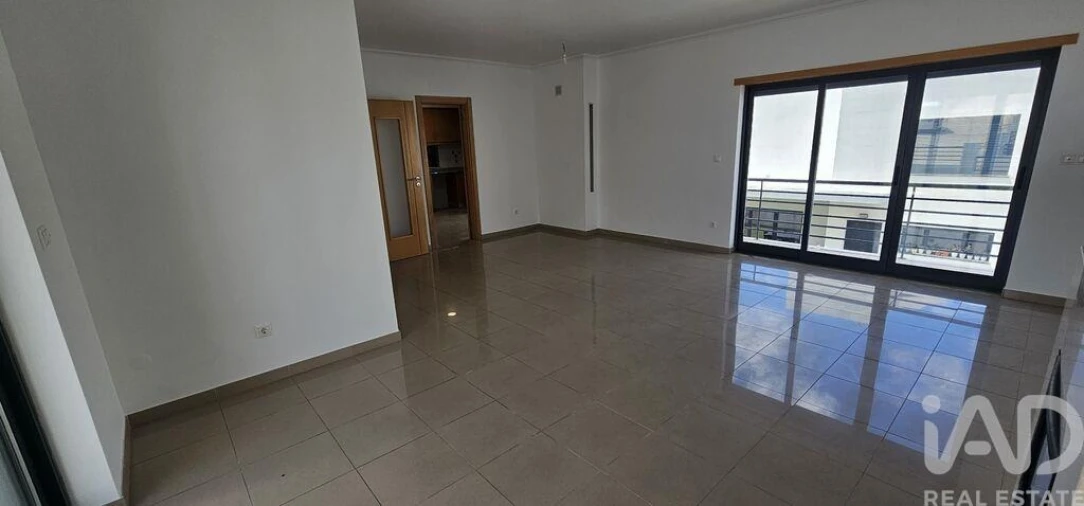 Moradia T5 para Venda em Laranjeiro e Feijó Foto 12