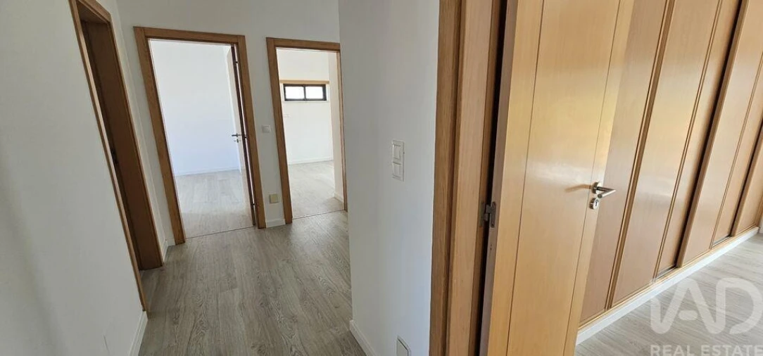 Moradia T5 para Venda em Laranjeiro e Feijó Foto 26