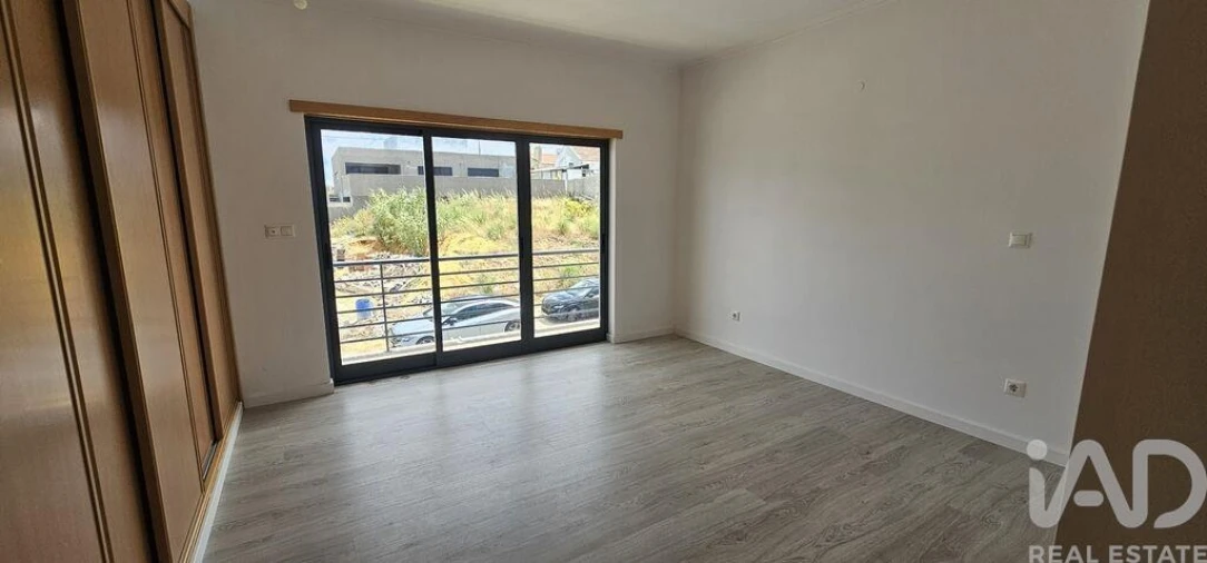 Moradia T5 para Venda em Laranjeiro e Feijó Foto 21