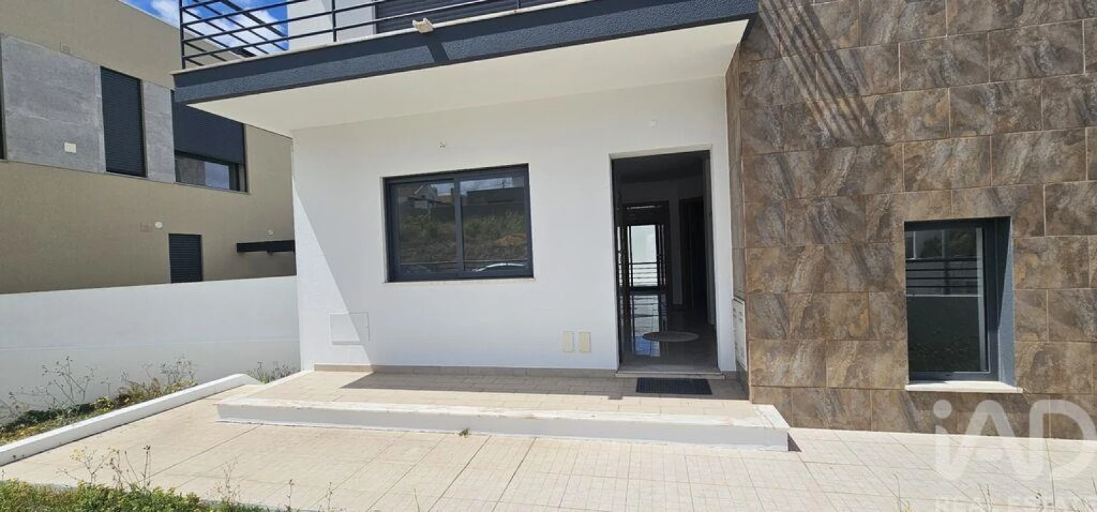 Moradia T5 para Venda em Laranjeiro e Feijó Foto 3