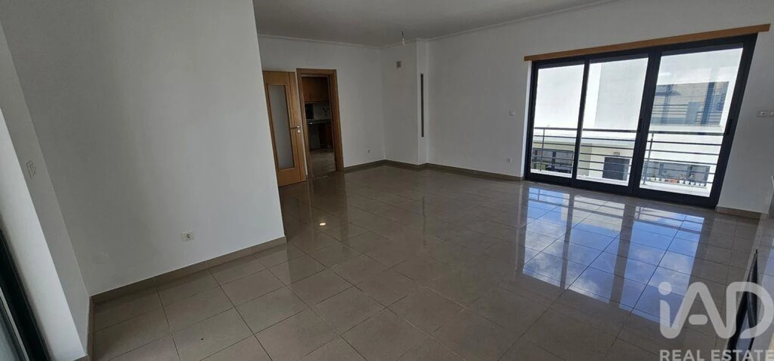 Moradia T5 para Venda em Laranjeiro e Feijó Foto 12