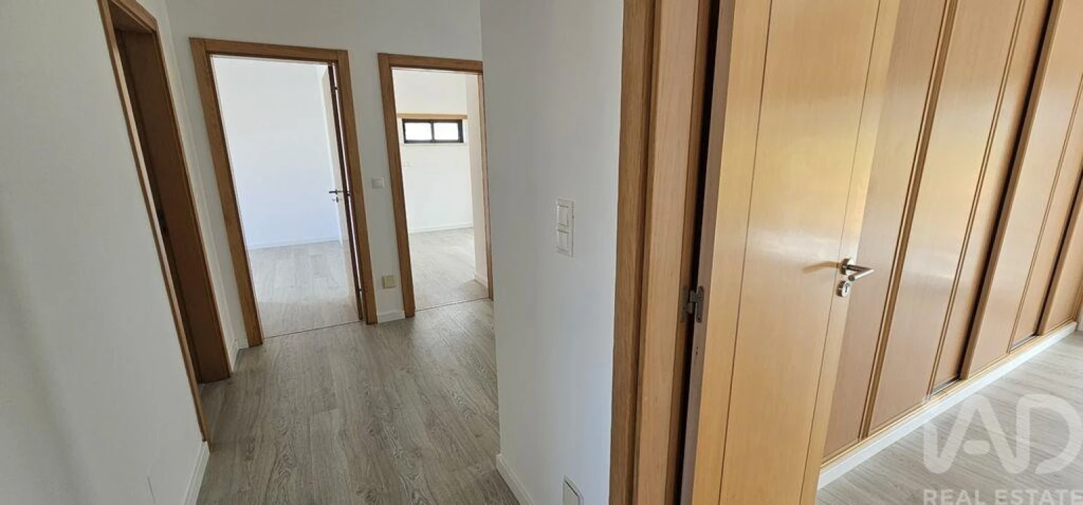 Moradia T5 para Venda em Laranjeiro e Feijó Foto 26