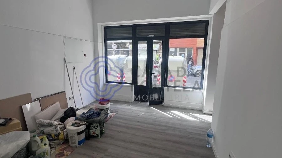 Loja para Arrendamento em Alto do Seixalinho, Santo André e Verderena