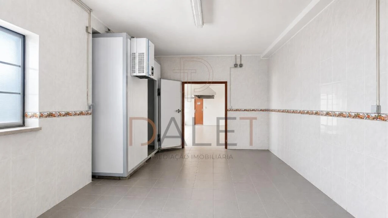 Quinta T5 para Venda em A dos Cunhados e Maceira Foto 29