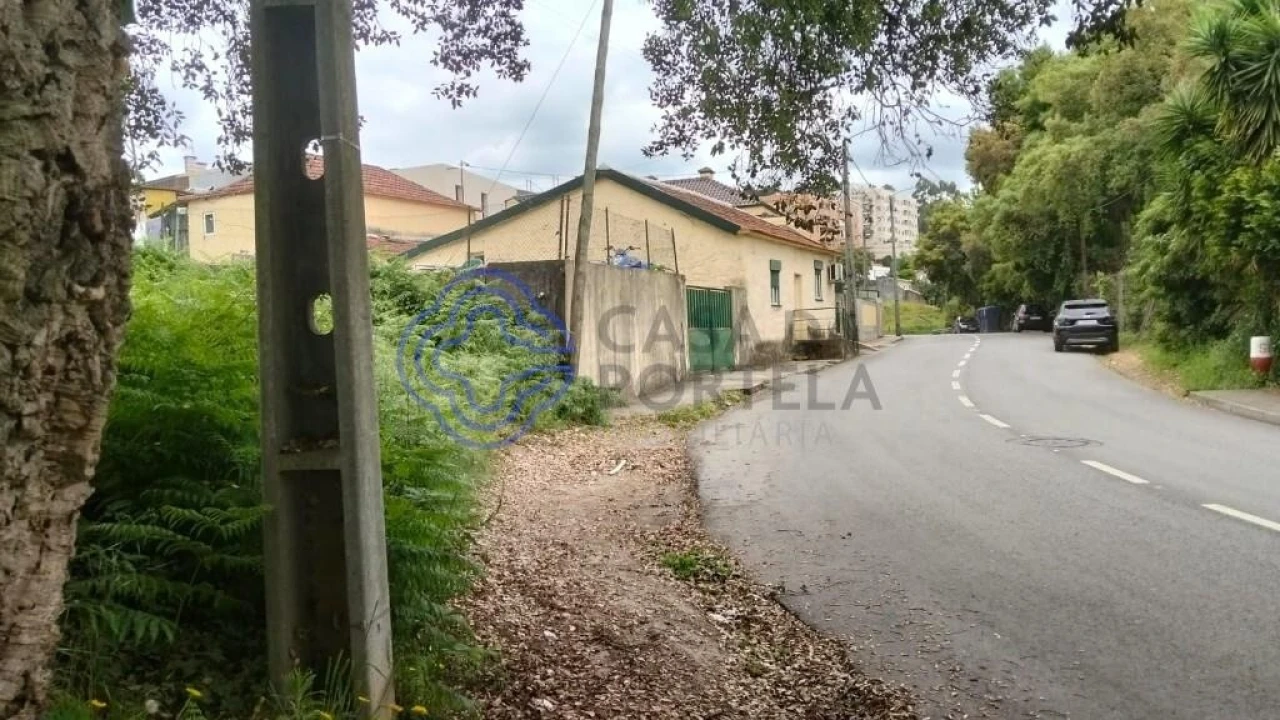 Terreno para Venda em Fânzeres e São Pedro da Cova Foto 11
