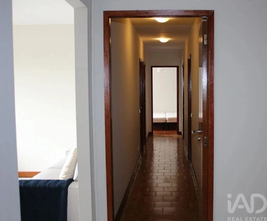 Apartamento T1 para Arrendamento em Antas e Abade de Vermoim Foto 3