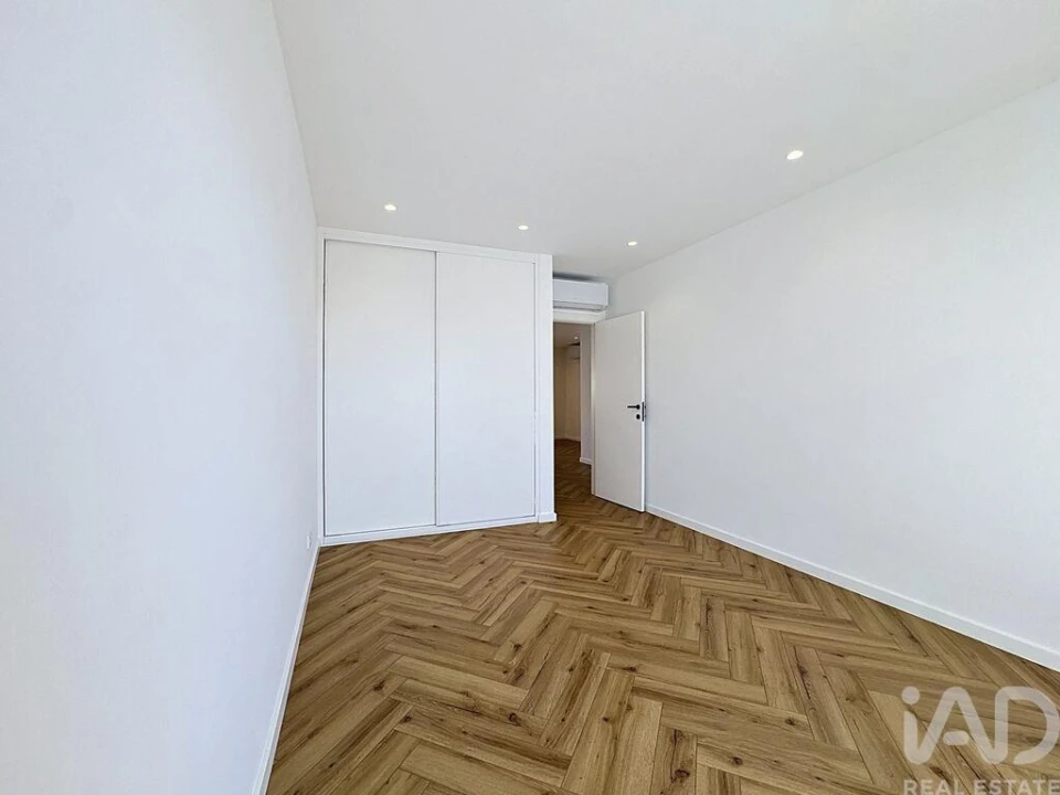 Apartamento T2 para Venda em Quarteira Foto 4