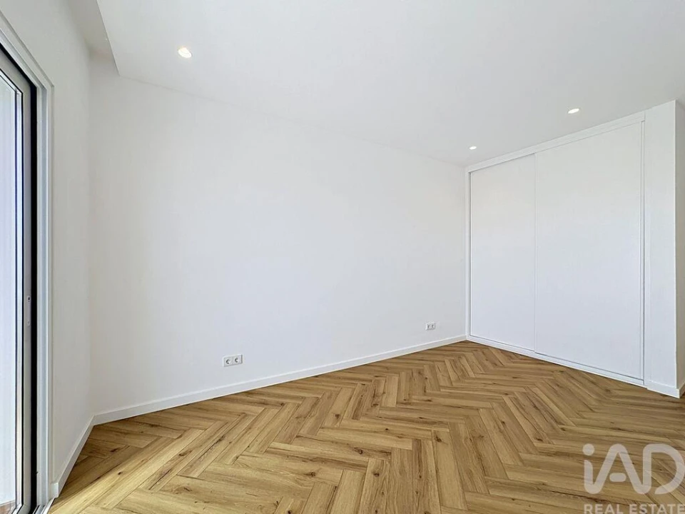 Apartamento T2 para Venda em Quarteira Foto 7