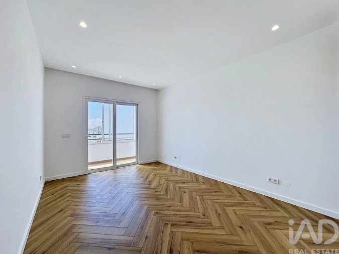 Apartamento T2 para Venda em Quarteira Foto 5