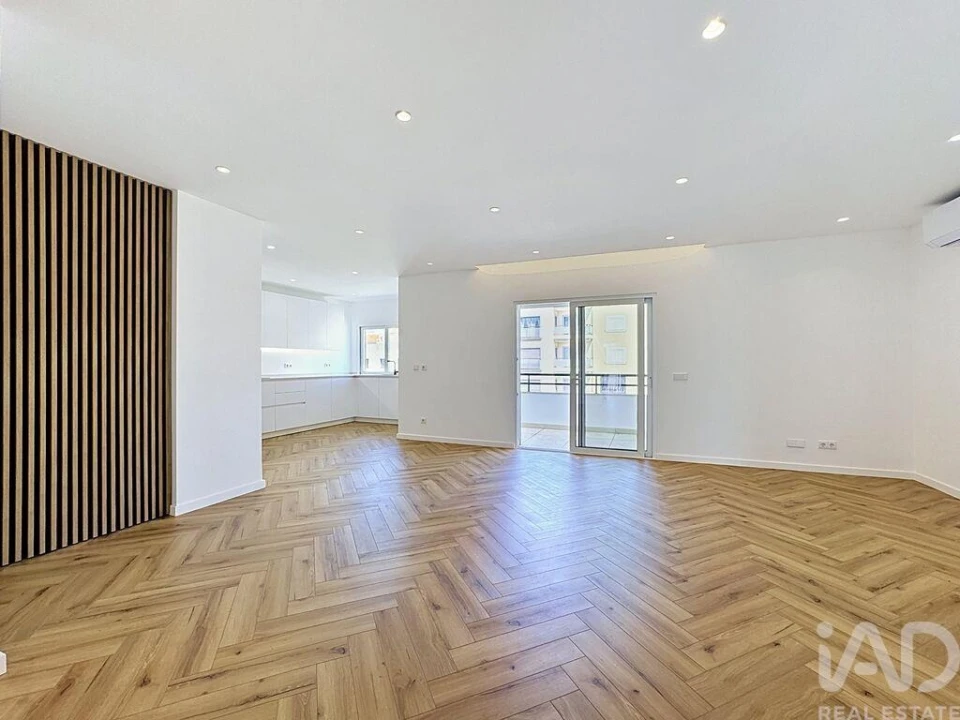 Apartamento T2 para Venda em Quarteira Foto 21