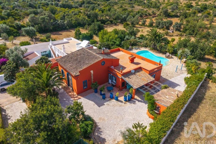 Moradia T3 para Venda em Quelfes Foto 40