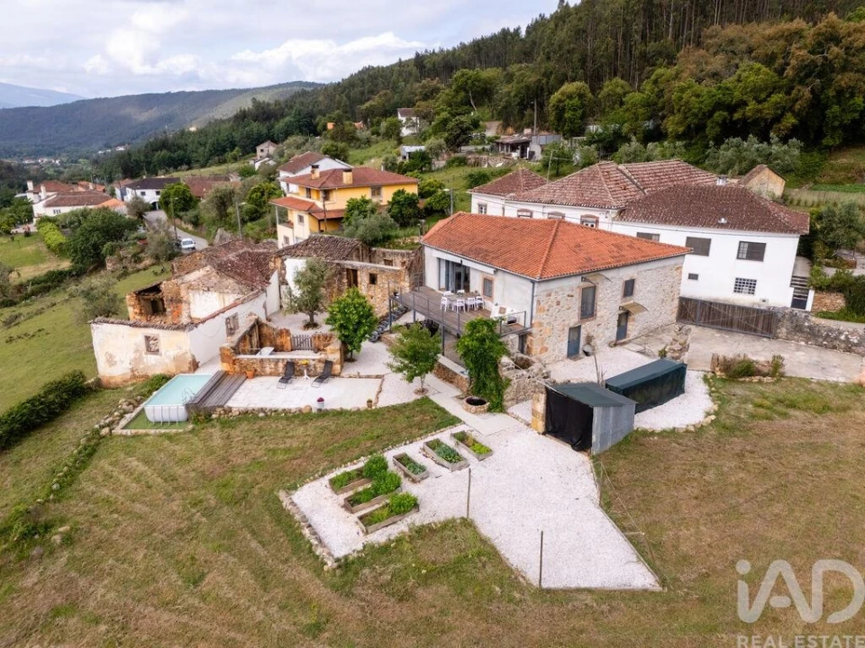 Moradia T2 para Venda em Vila Nova do Ceira Foto 5