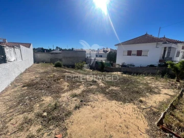 Terreno para Venda em Charneca de Caparica e Sobreda