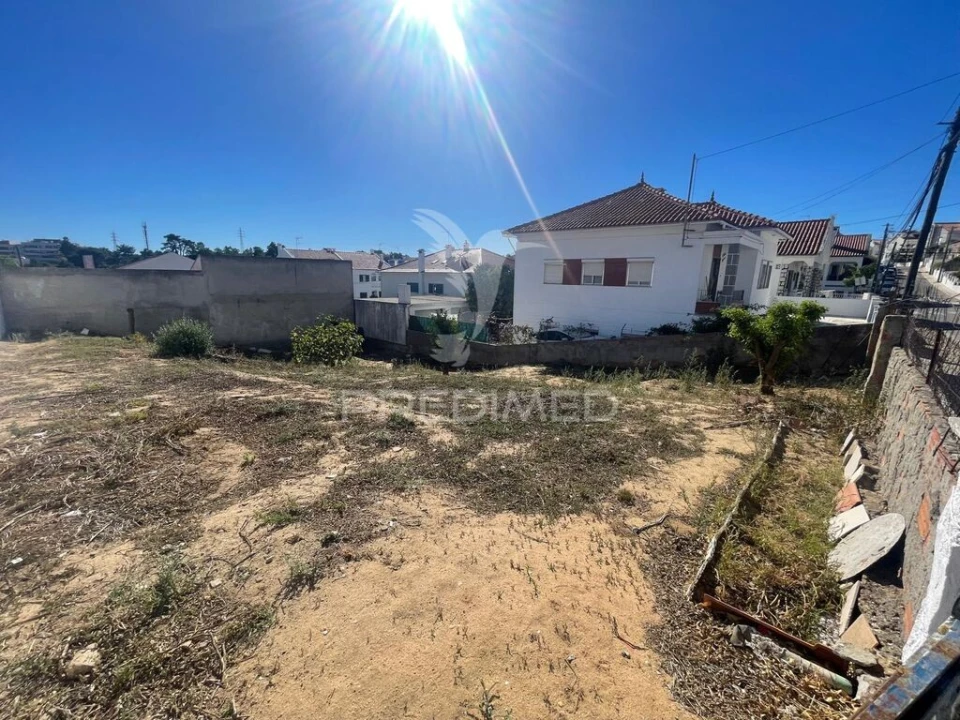 Terreno para Venda em Charneca de Caparica e Sobreda Foto 1