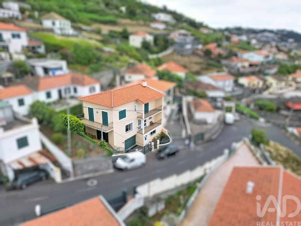 Moradia T3 para Venda em Funchal (Santa Maria Maior) Foto 2