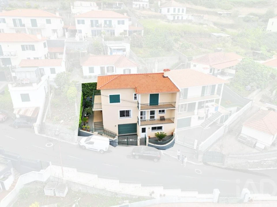 Moradia T3 para Venda em Funchal (Santa Maria Maior) Foto 1