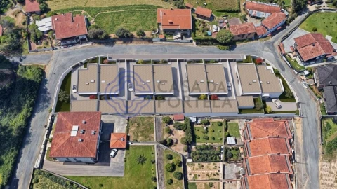 Moradia T3 para Venda em Santa Maria da Feira, Travanca, Sanfins e Espargo