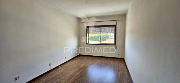 Apartamento T3 para Venda em Nogueira e Silva Escura