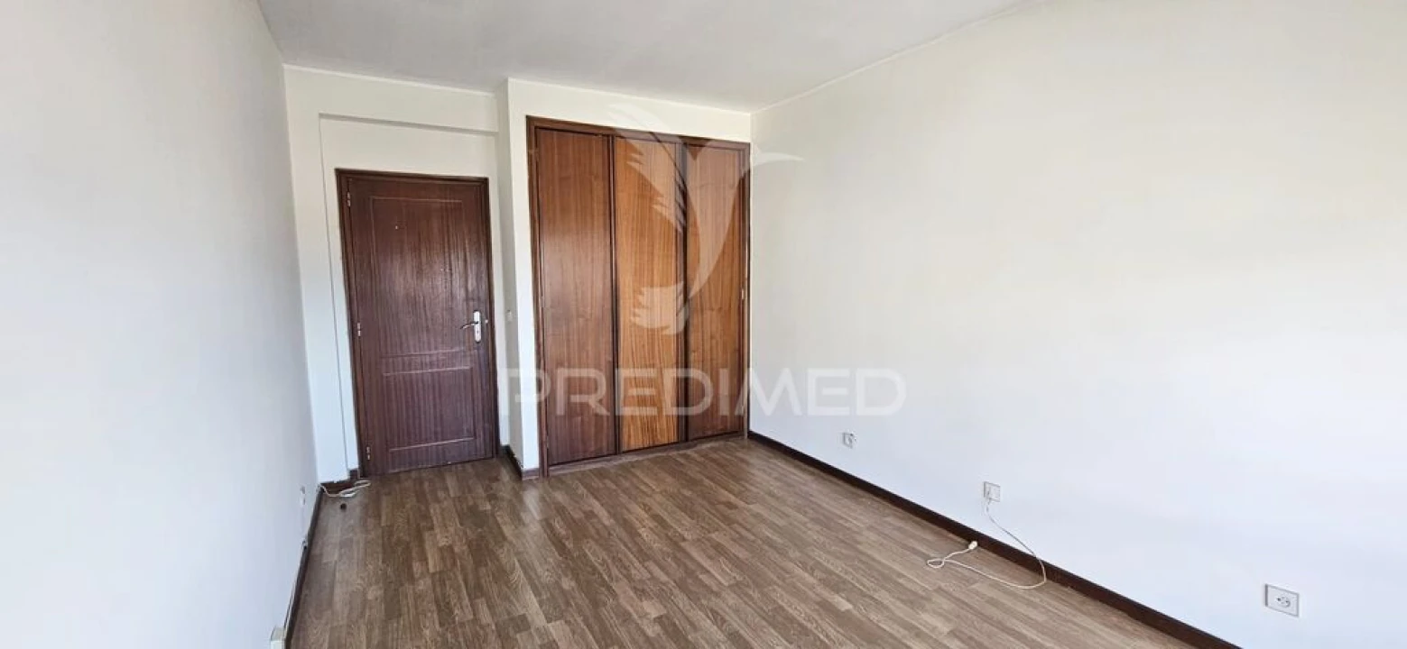 Apartamento T3 para Venda em Nogueira e Silva Escura Foto 8