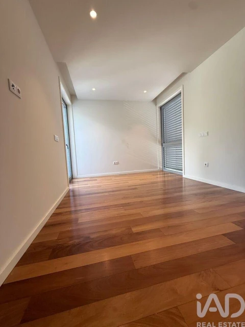 Moradia T4 para Venda em Lagares e Figueira