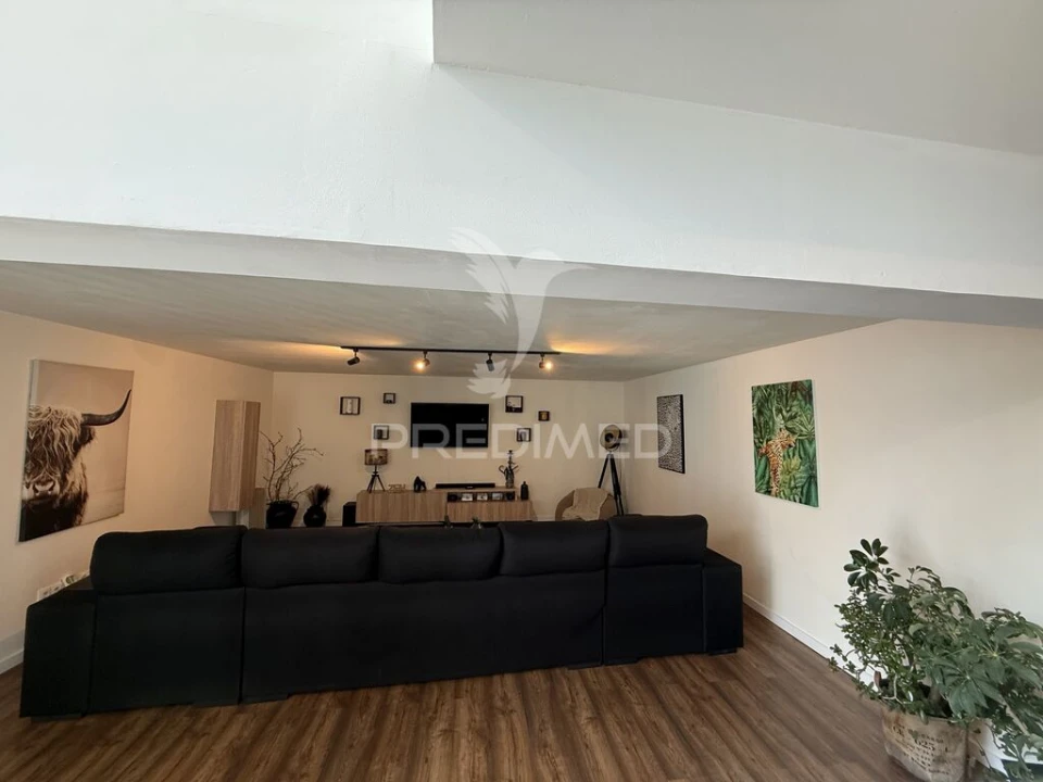 Moradia T4 para Venda em Arneiro das Milhariças Foto 11
