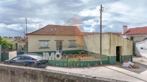 Moradia T4 para Venda em Abitureiras