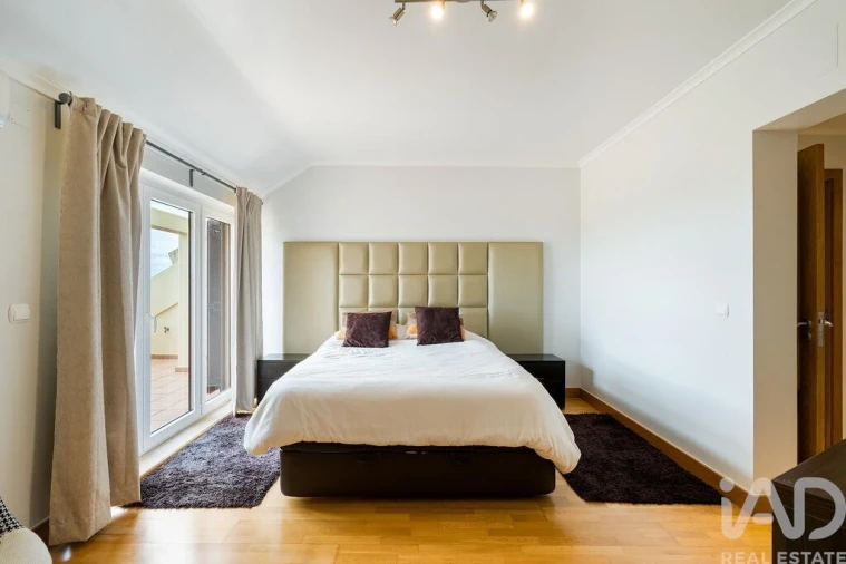 Apartamento T5 para Arrendamento em Queluz e Belas Foto 12