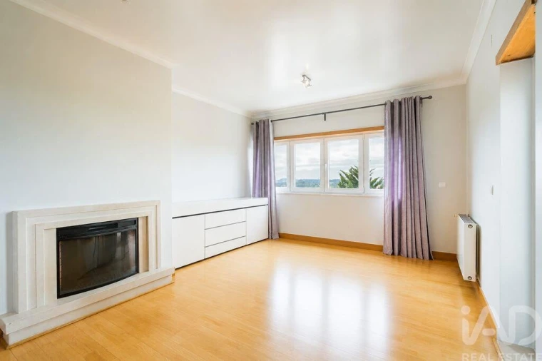 Apartamento T5 para Arrendamento em Queluz e Belas Foto 7