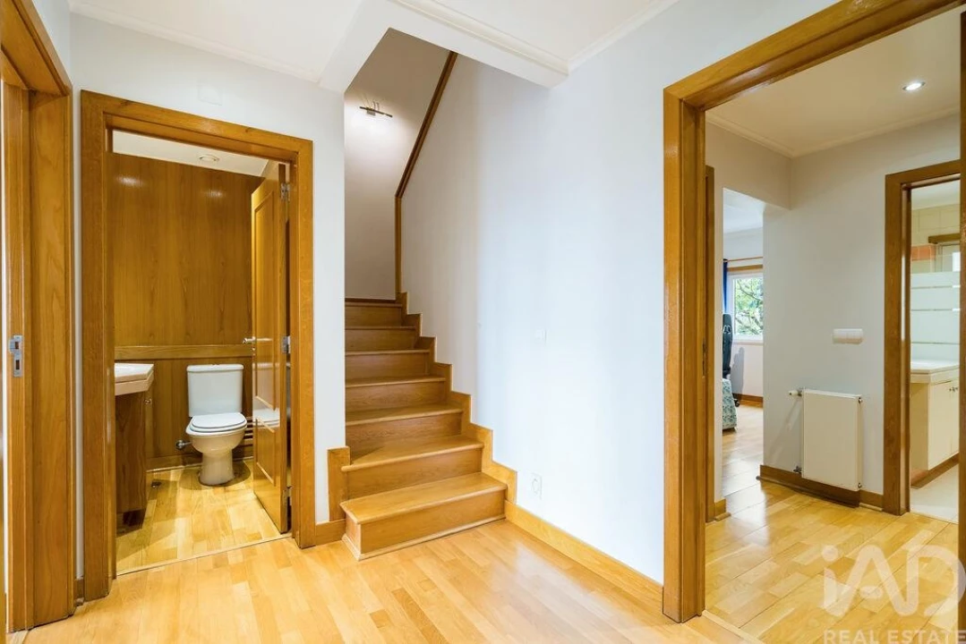 Apartamento T5 para Arrendamento em Queluz e Belas Foto 9