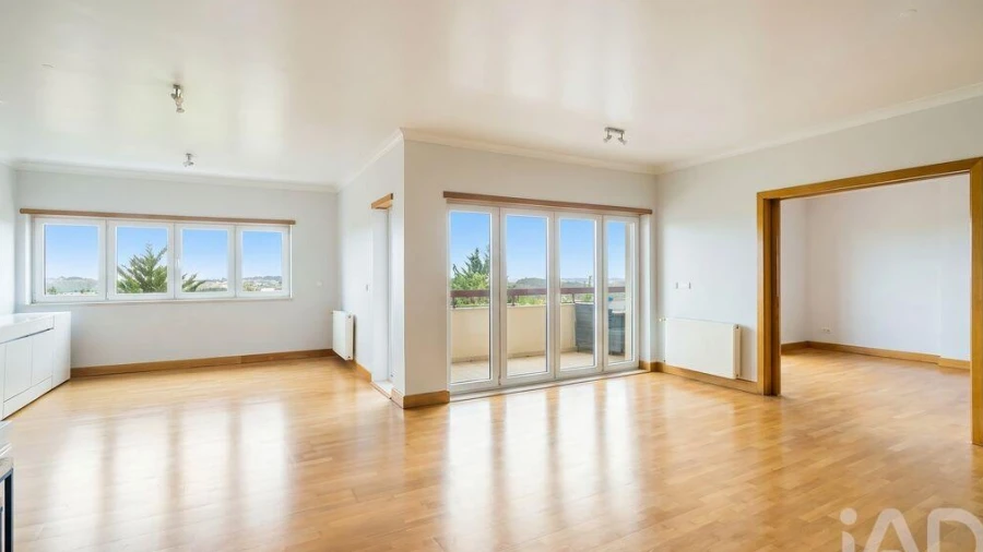 Apartamento T5 para Arrendamento em Queluz e Belas