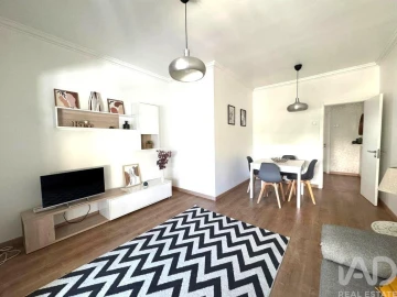 Apartamento T2 para Arrendamento em São Domingos de Benfica