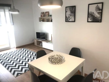 Apartamento T2 para Arrendamento em São Domingos de Benfica