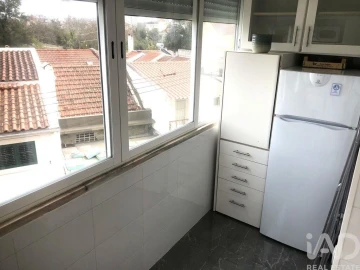 Apartamento T2 para Arrendamento em São Domingos de Benfica