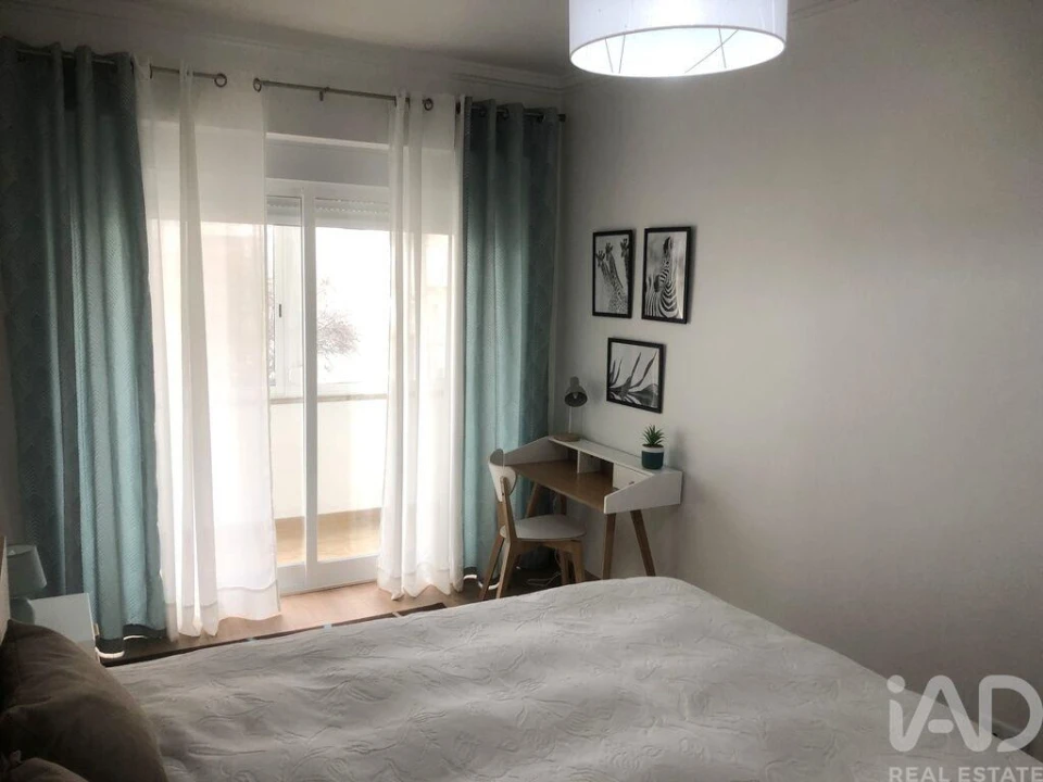 Apartamento T2 para Arrendamento em São Domingos de Benfica Foto 14