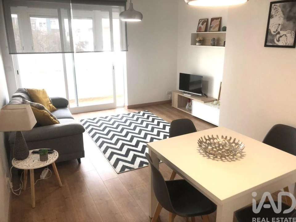Apartamento T2 para Arrendamento em São Domingos de Benfica Foto 1