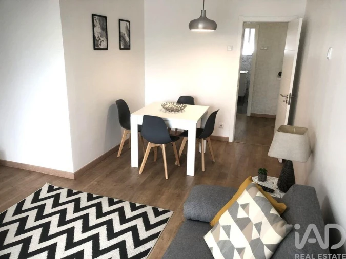 Apartamento T2 para Arrendamento em São Domingos de Benfica Foto 8
