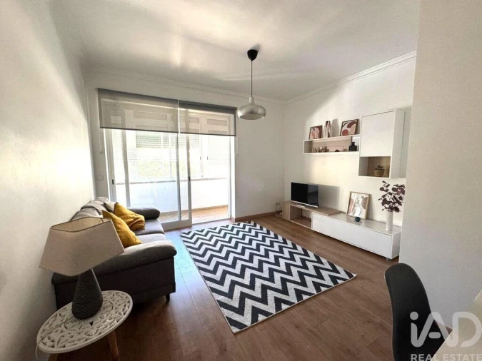 Apartamento T2 para Arrendamento em São Domingos de Benfica Foto 2