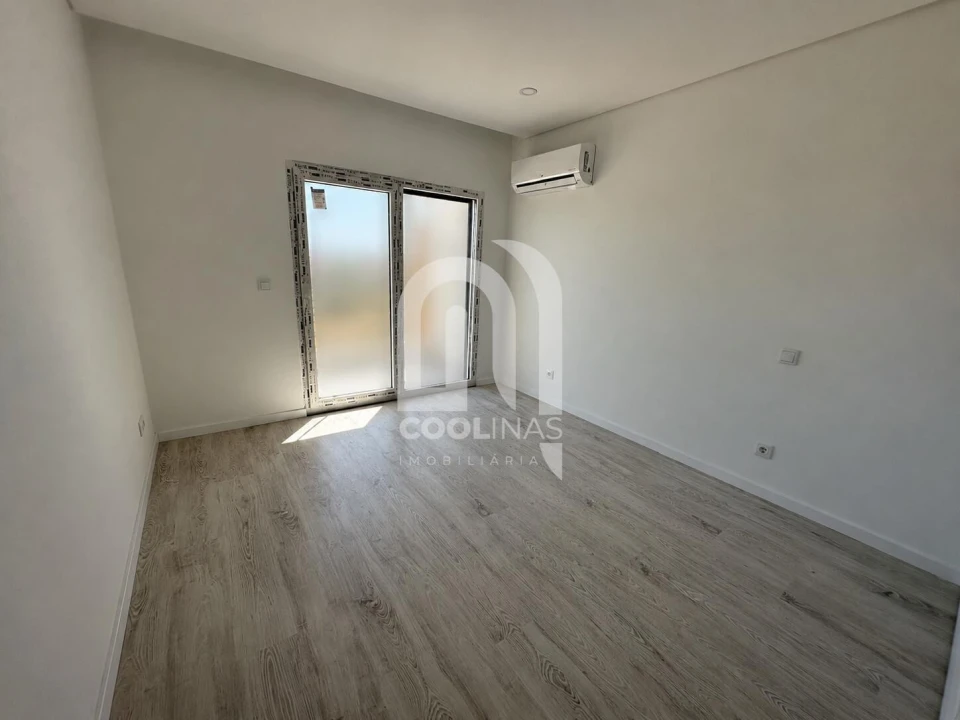 Apartamento T3 para Venda em Seixal, Arrentela e Aldeia de Paio Pires Foto 3