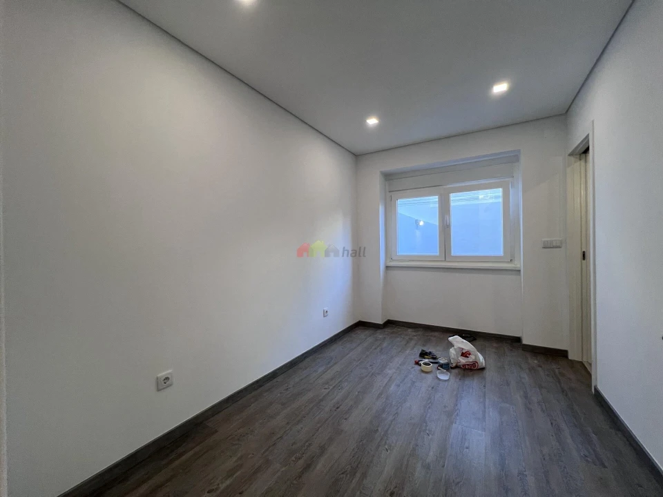 Apartamento T3 para Venda em Laranjeiro e Feijó Foto 5