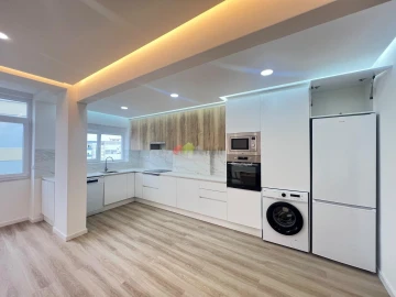 Apartamento T3 para Venda em Laranjeiro e Feijó