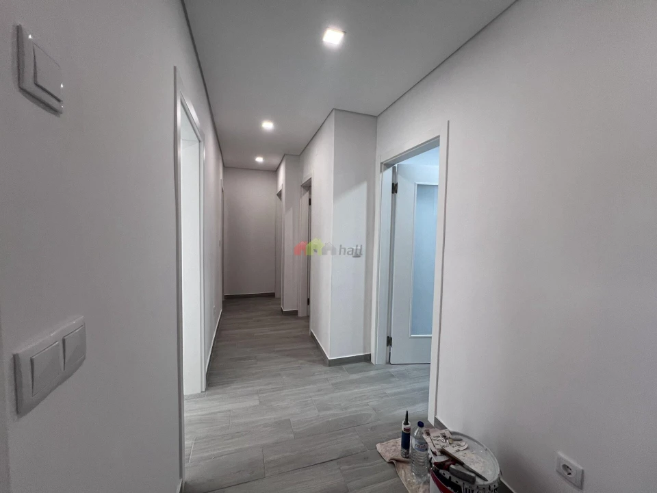 Apartamento T3 para Venda em Laranjeiro e Feijó Foto 1