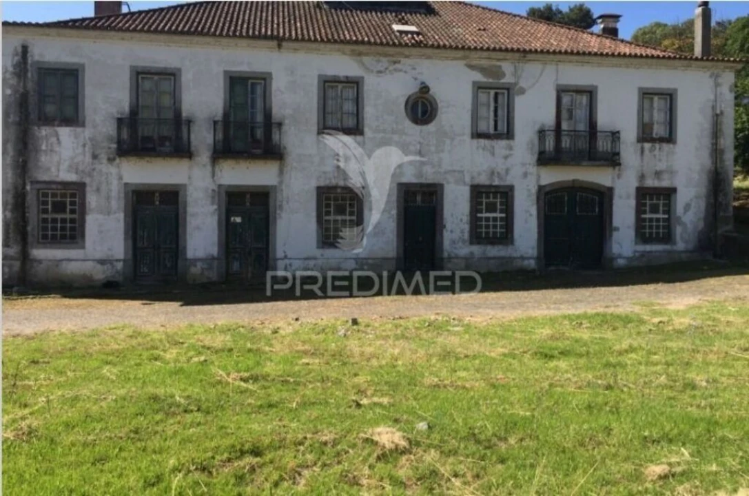 Prédio para Venda em Algés, Linda-A-Velha e Cruz Quebrada-Dafundo Foto 1