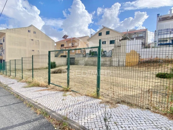 Terreno para Venda em Santa Iria de Azoia, São João da Talha e Bobadela Foto 2