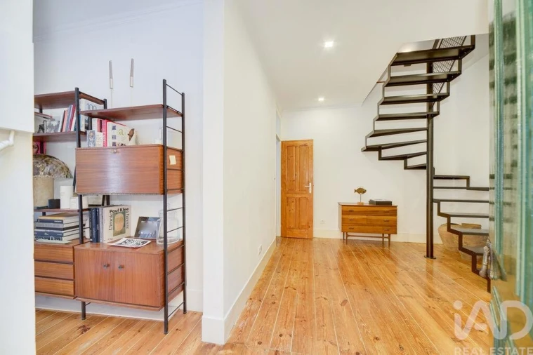 Apartamento T4 para Arrendamento em Campo de Ourique Foto 4