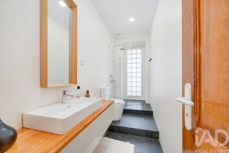 Apartamento T4 para Arrendamento em Campo de Ourique Foto 11